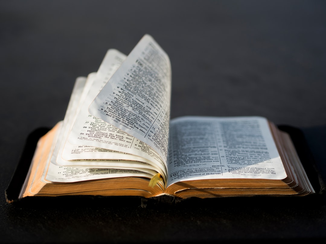 성경과 노트 — 예수전도단(YWAM)의 신앙과 신학적 논란을 다루는 가이드